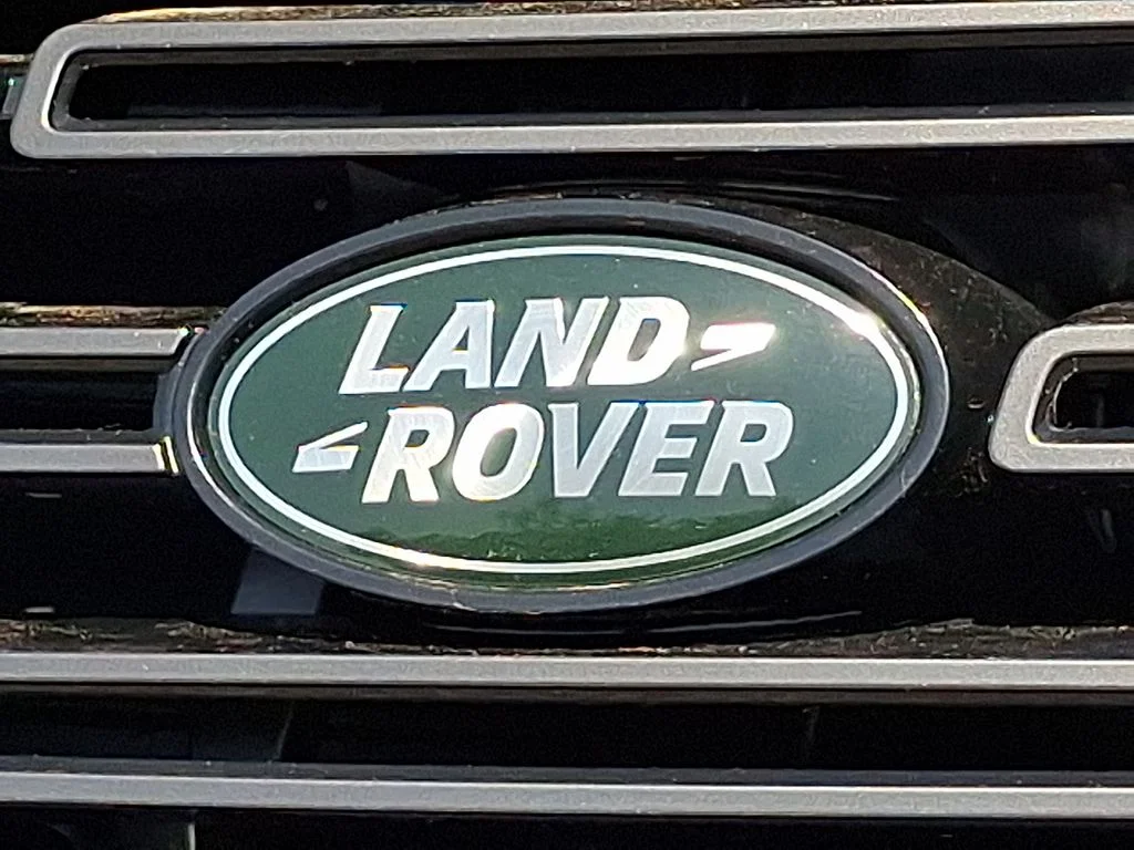 New 2026 Varesine Blue Land Rover SE image 18