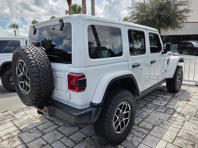New 2026 Bright White Clear-Coat Exterior Paint Jeep Rubicon image 26