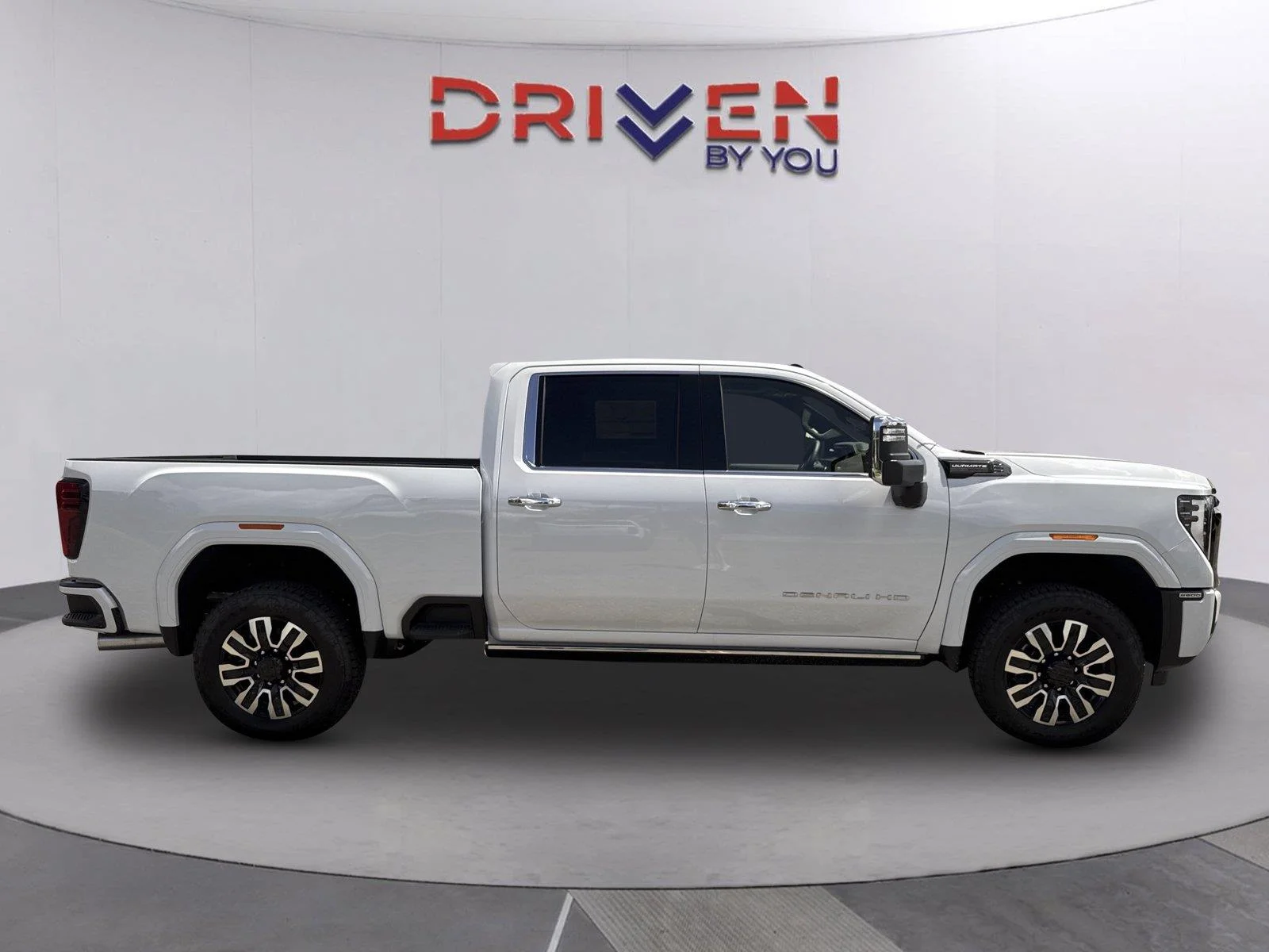 New 2026 Glacier White Tricoat GMC Denali Ultimate image 3
