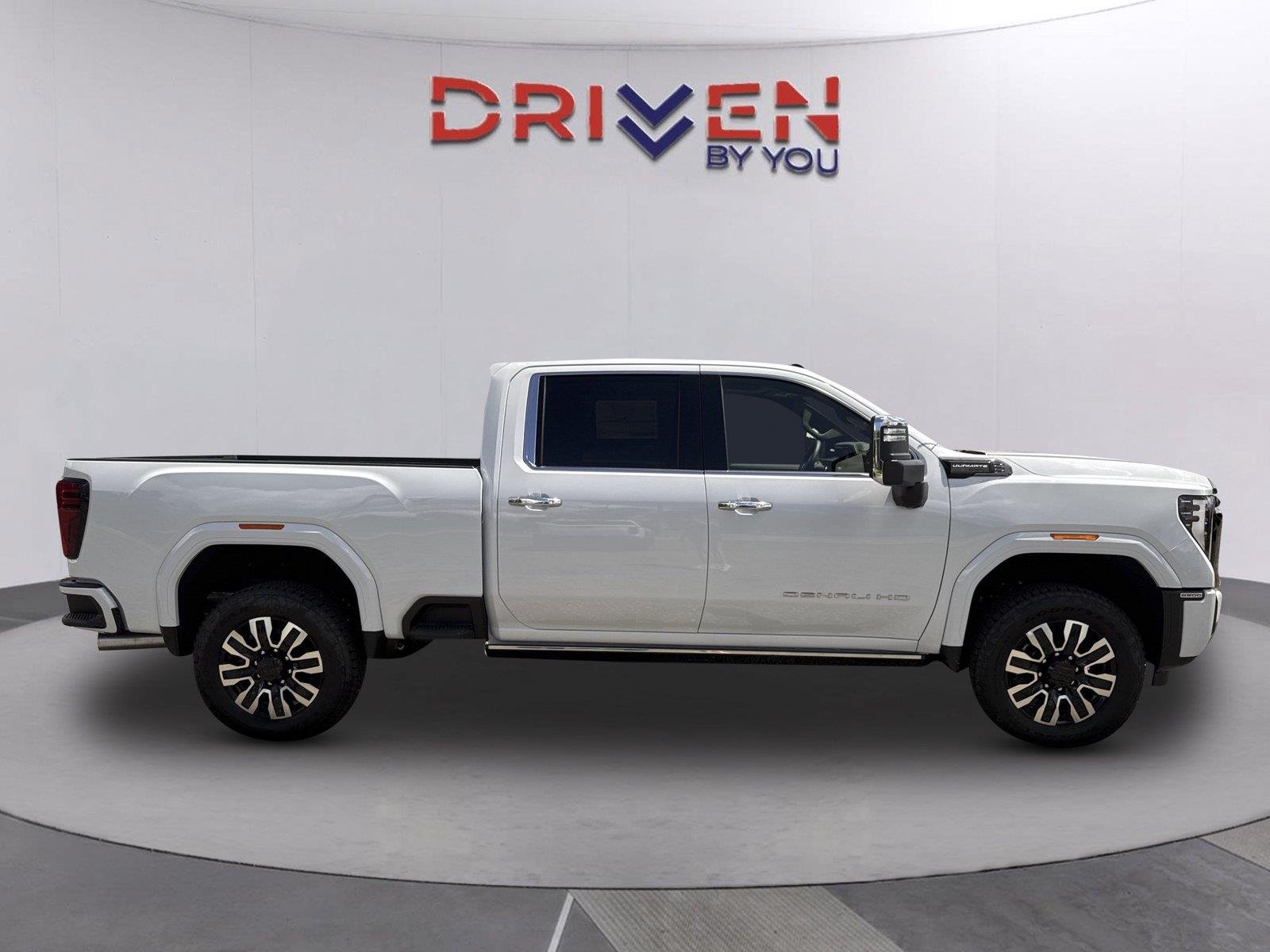 New 2026 Glacier White Tricoat GMC Denali Ultimate image 3