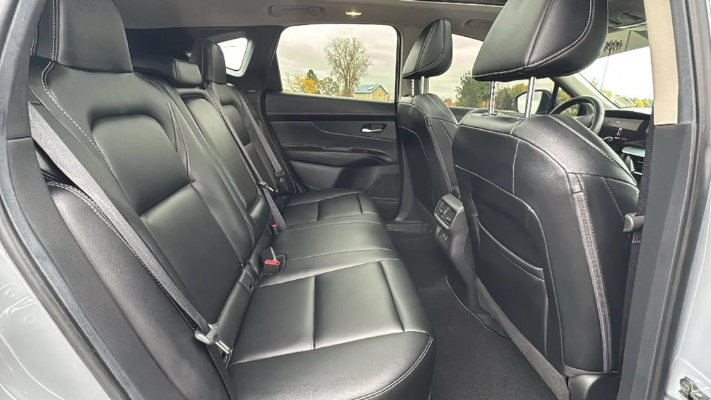 Used 2025 Gray Nissan SL image 17