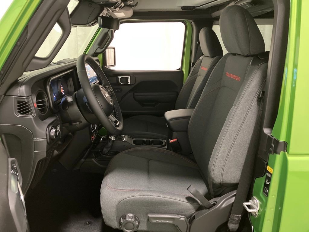 2025 Jeep Wrangler 2-Door Rubicon - Photo 11