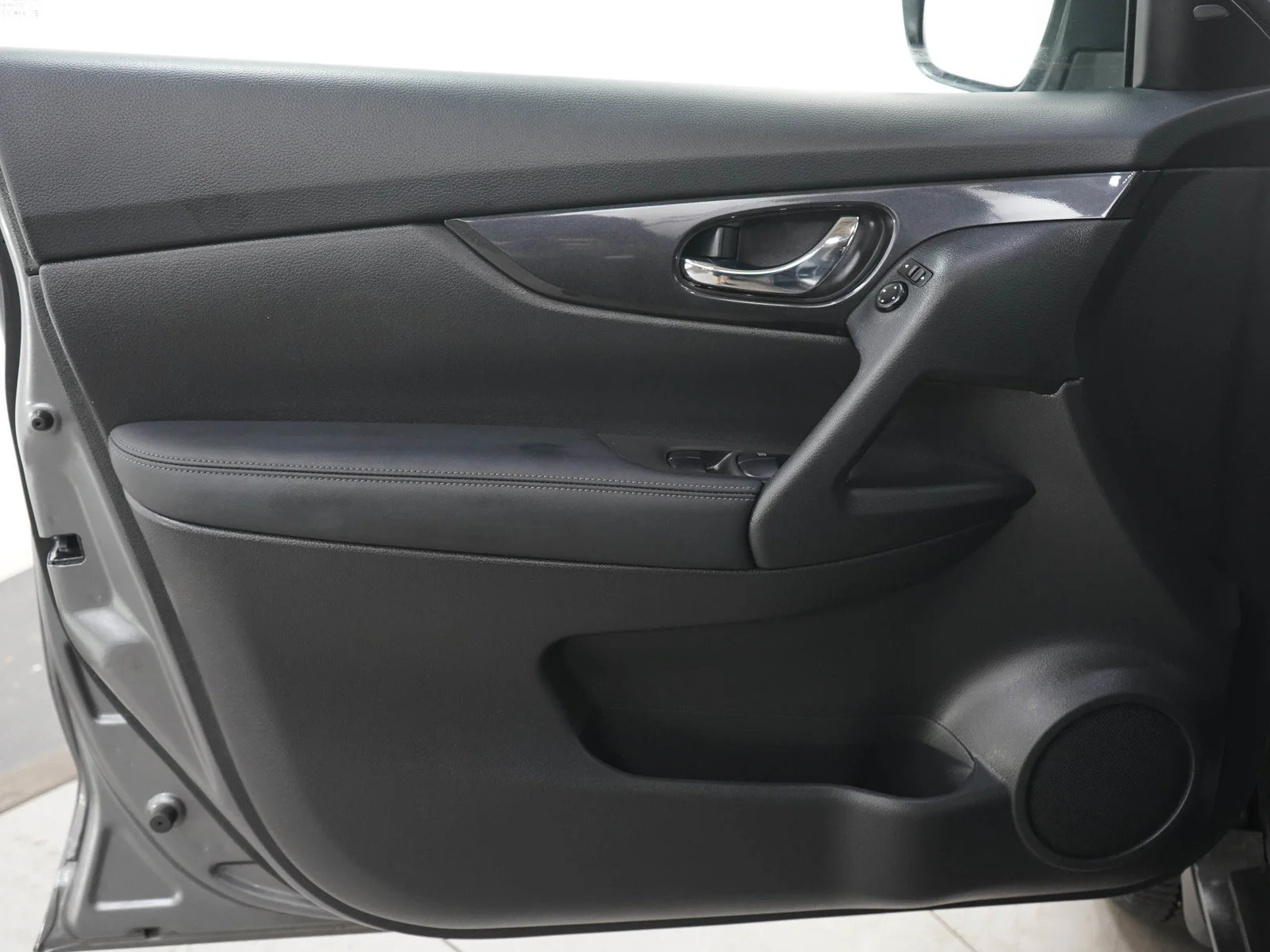 Used 2020 Gun Metallic Nissan SV image 21