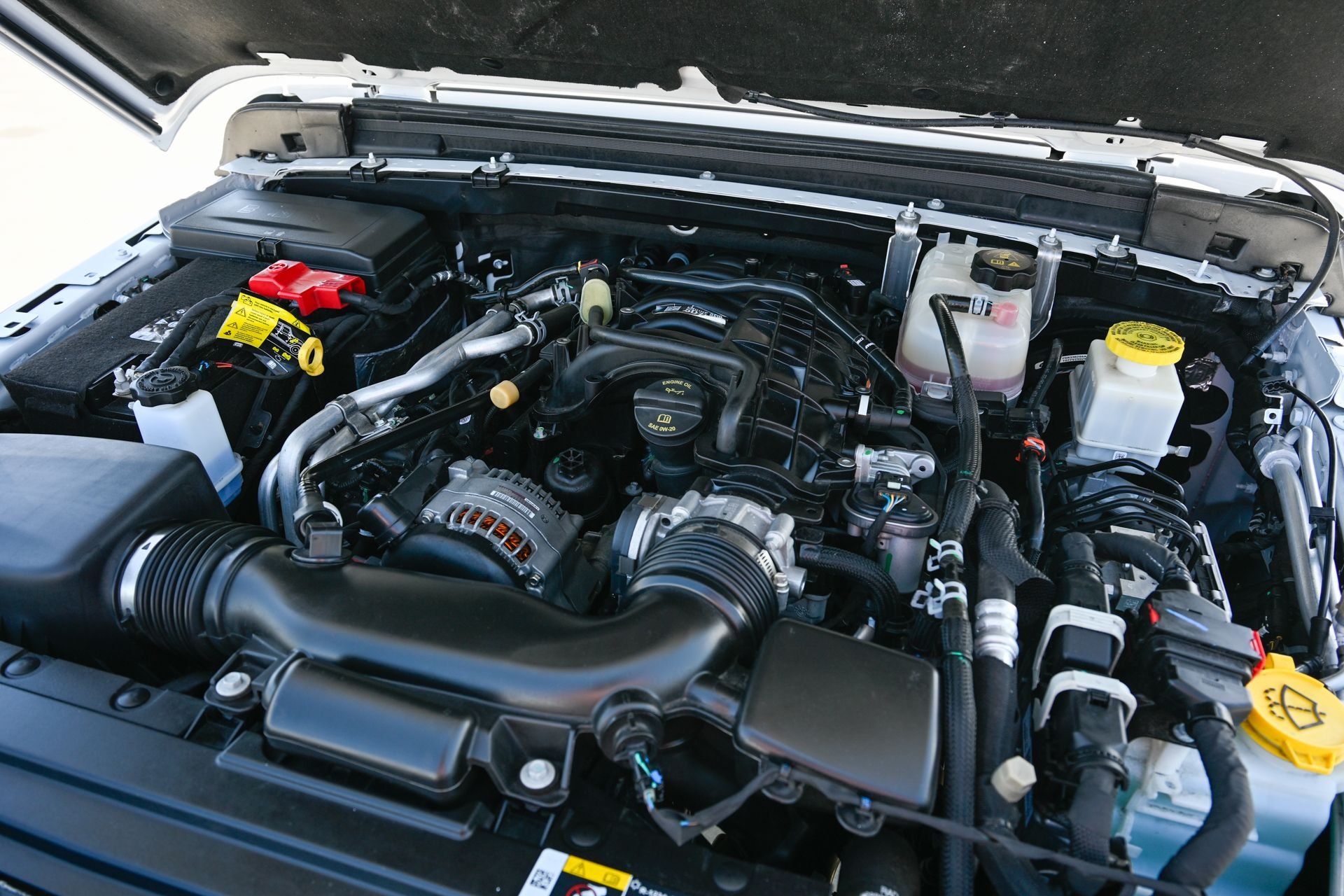 Used 2023 White/off-white Jeep Sport S image 35