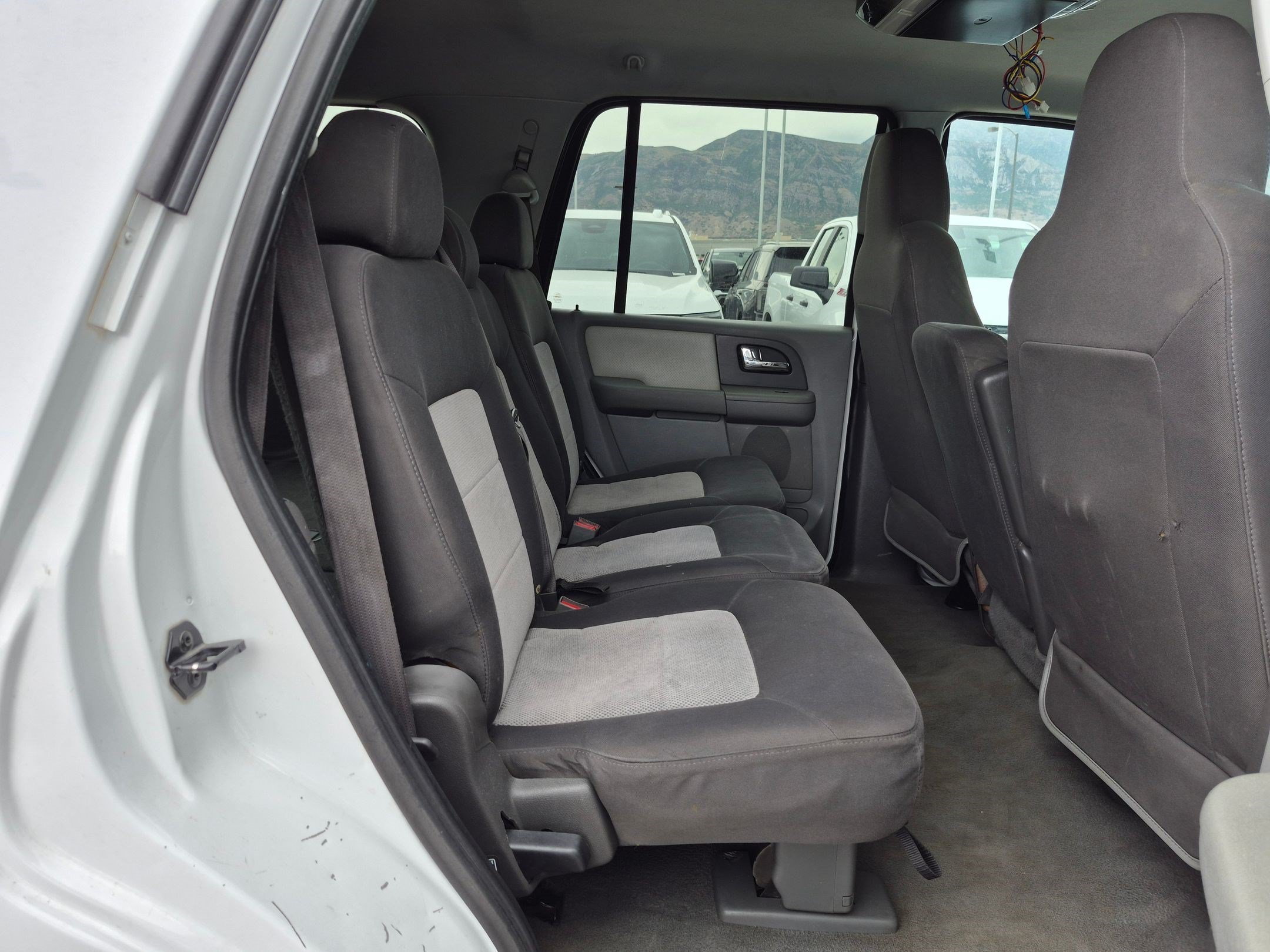 Used 2006 White Ford XLS image 27