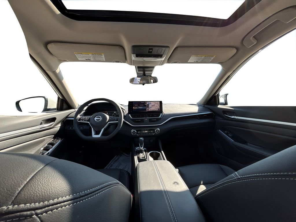 2025 Nissan Altima SL - Photo 17