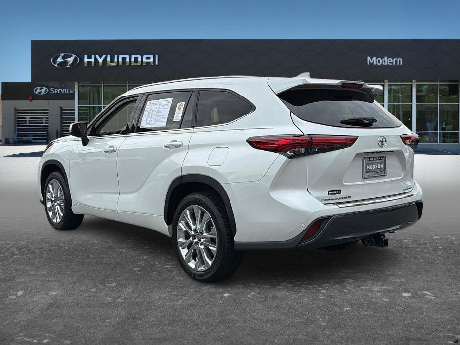 Used 2022 Pearl Toyota Limited image 5