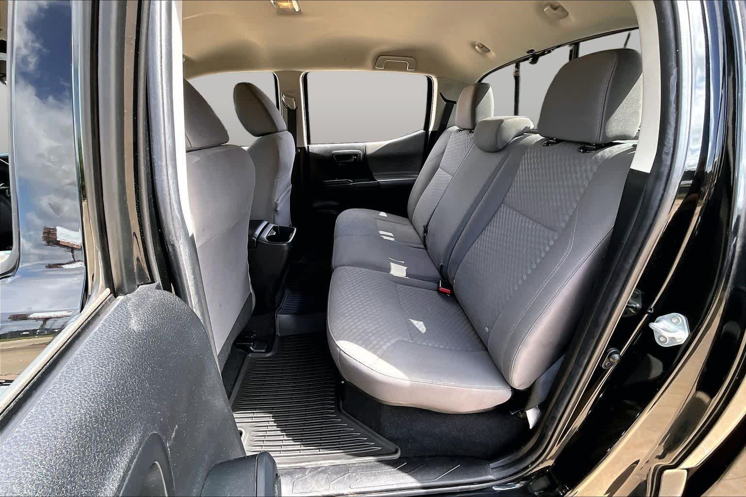 Used 2022 Midnight Black Metallic Toyota SR image 19