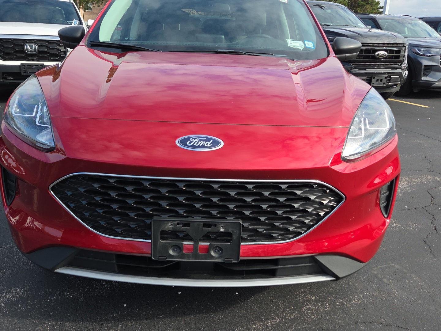 Used 2022 Rapid Red Metallic Tinted Clearcoat Ford SE image 6