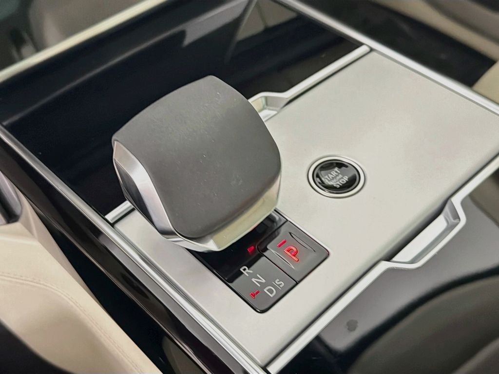 Certified Used 2024 White Land Rover Autobiography image 17
