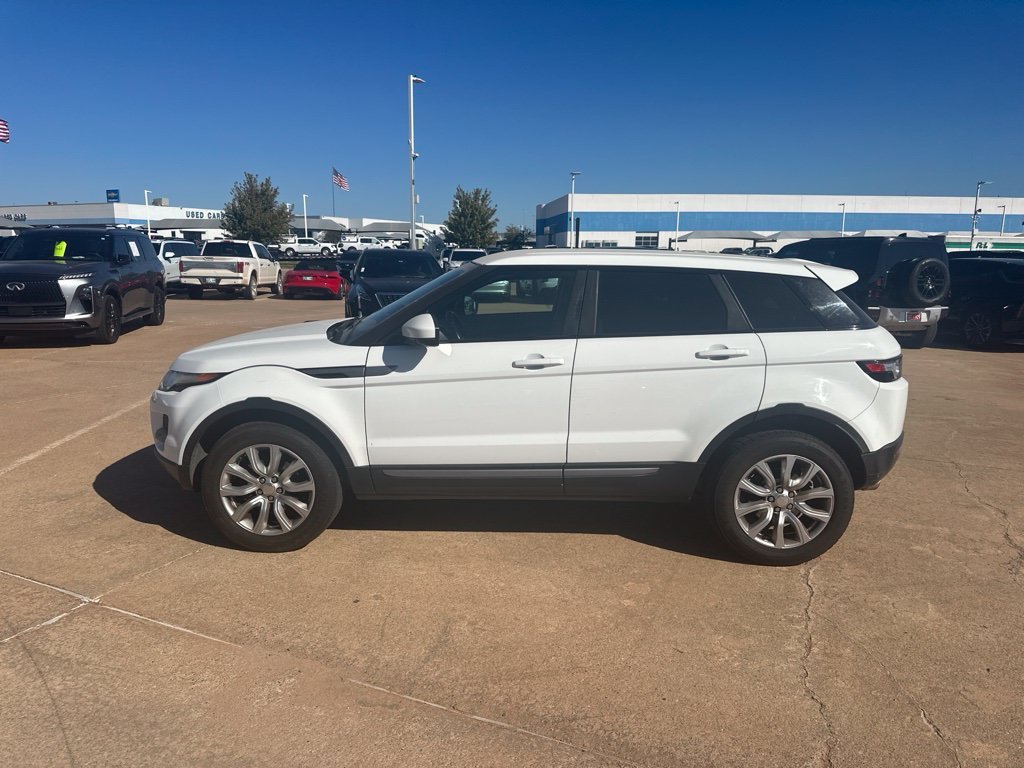 Used 2015 White Land Rover Pure image 2