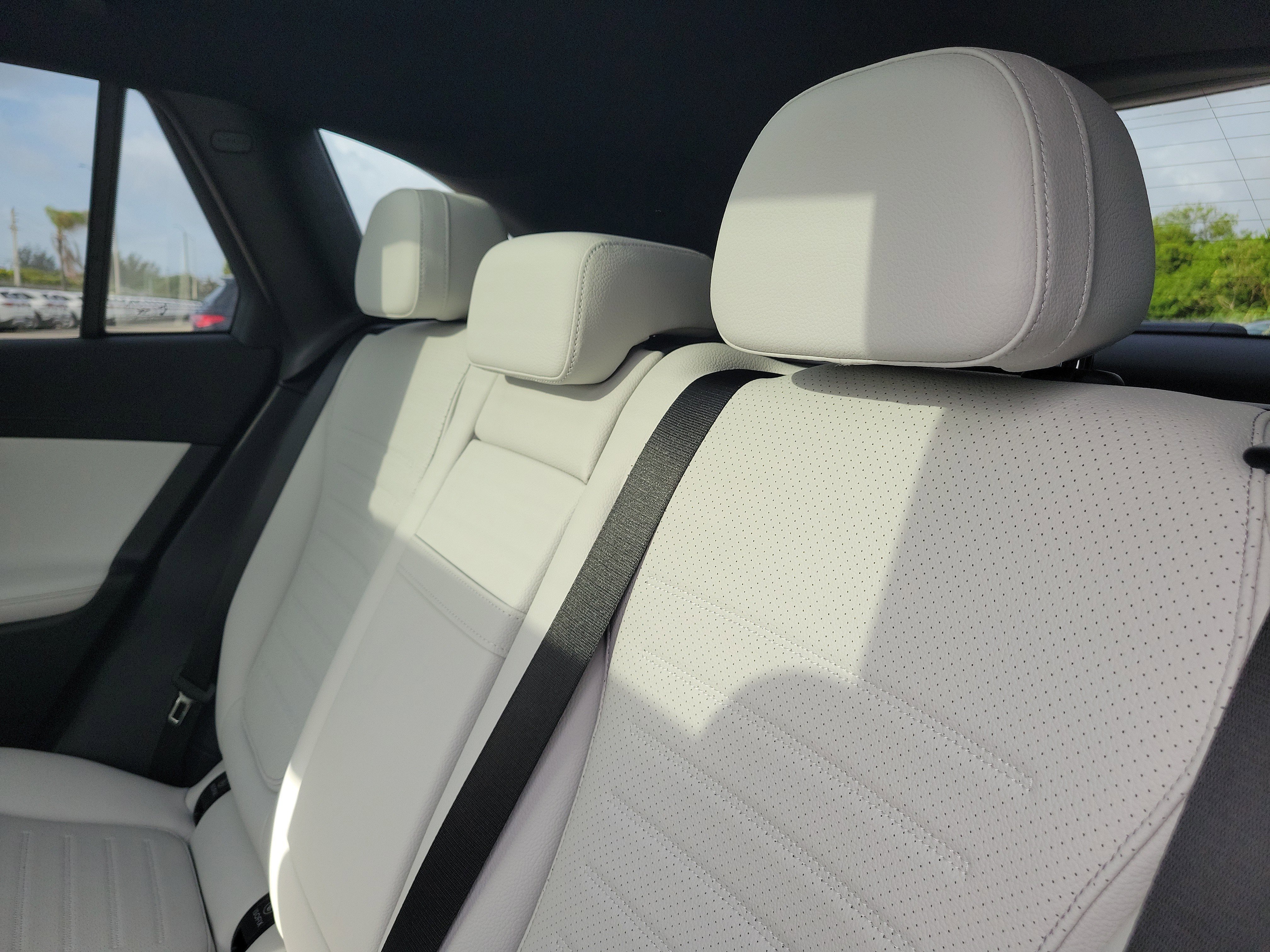 New 2026 MANUFAKTUR Alpine Grey Mercedes-Benz GLC 300 image 40