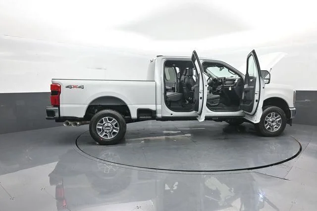 New 2026 Avalanche Ford F-350® Lariat® image 39