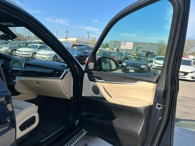 Used 2018 Blue BMW xDrive35i Sport Utility 4D image 15