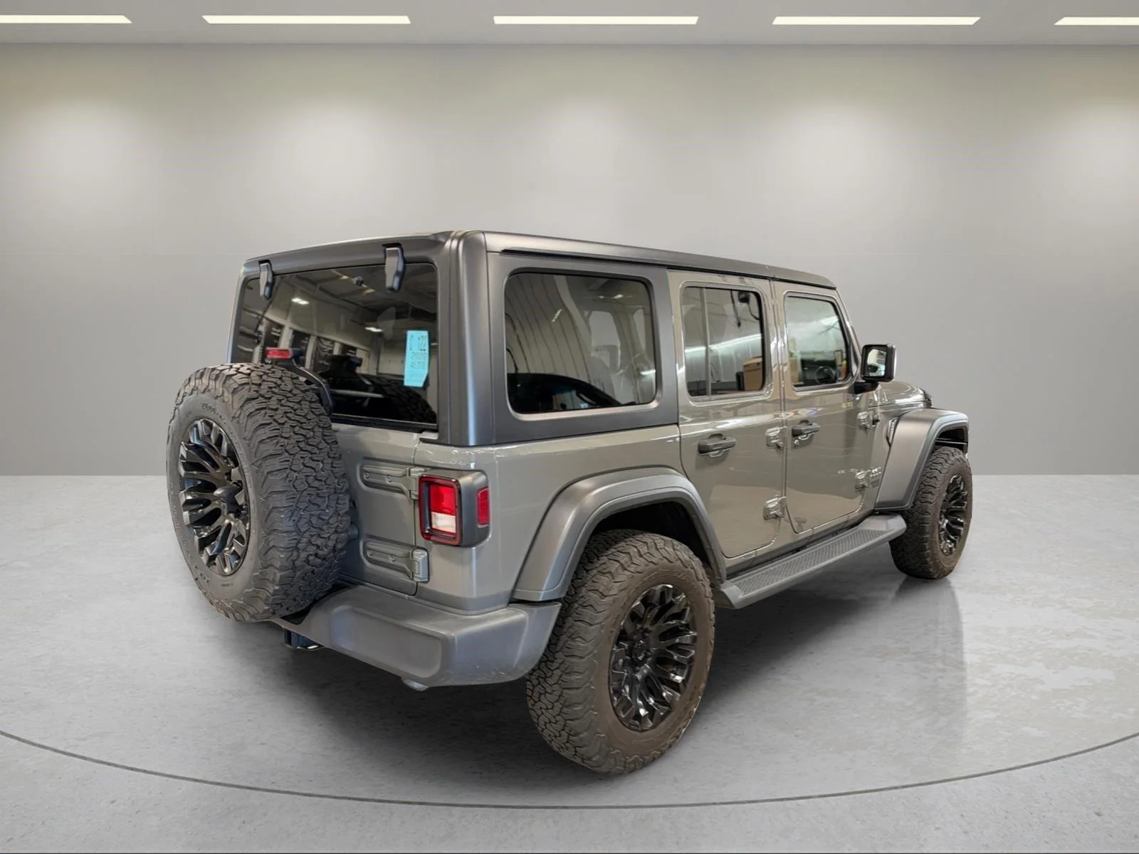Used 2020 Sting-Gray Clearcoat Jeep Sport S image 12