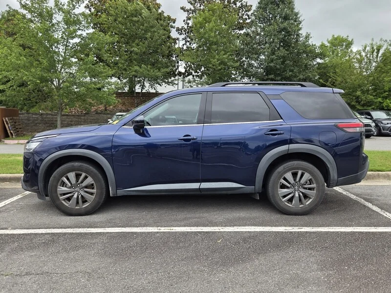 Used 2022 Deep Ocean Blue NISSAN SV image 3