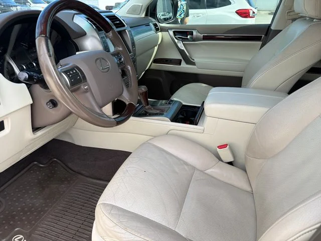 Used 2019  Lexus 460 image 19