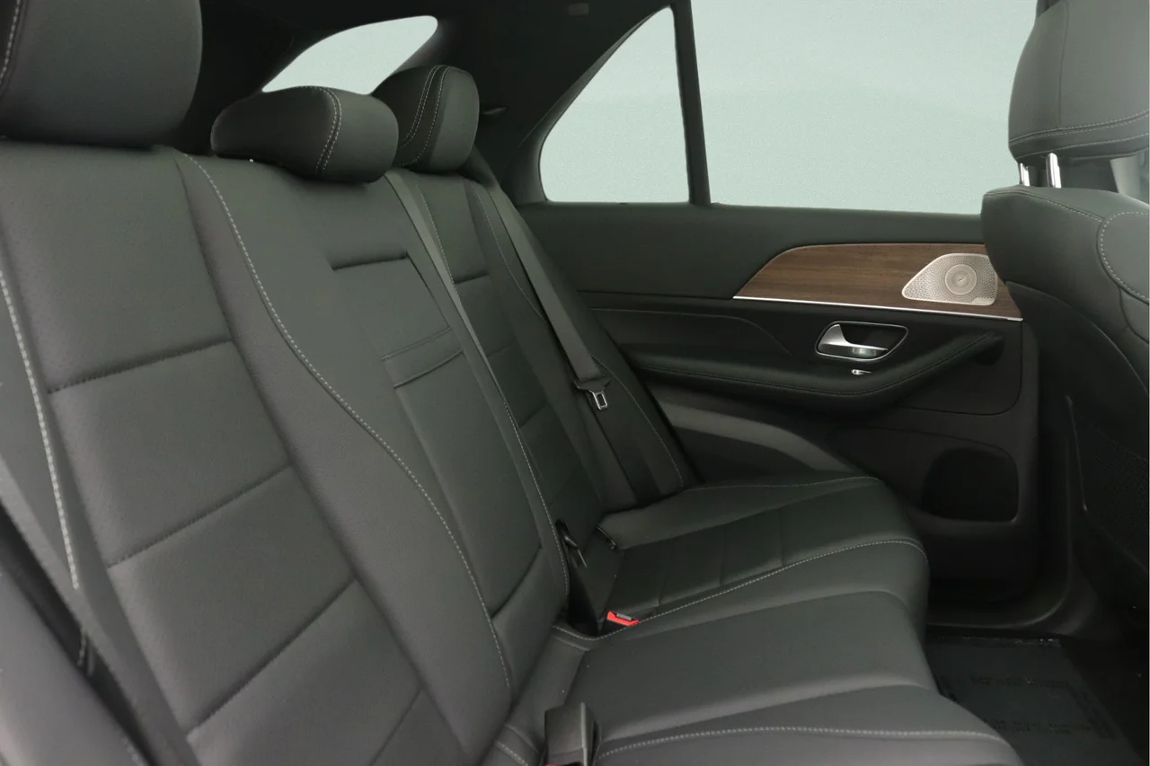 New 2026 MANUFAKTUR Alpine Grey Mercedes-Benz 450 4MATIC® image 8