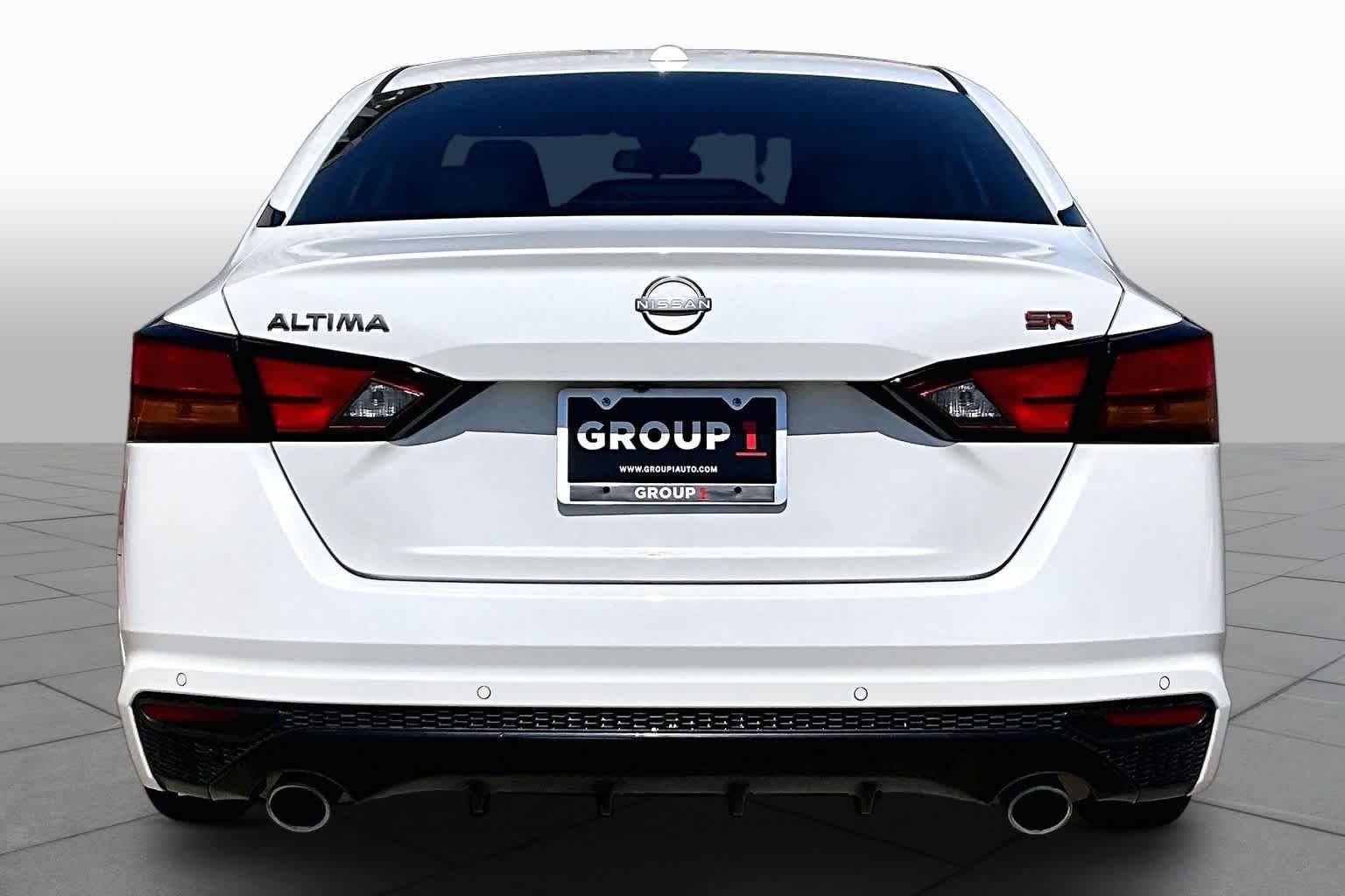 Used 2024 Pearl White Tricoat Nissan 2.5 SR image 5