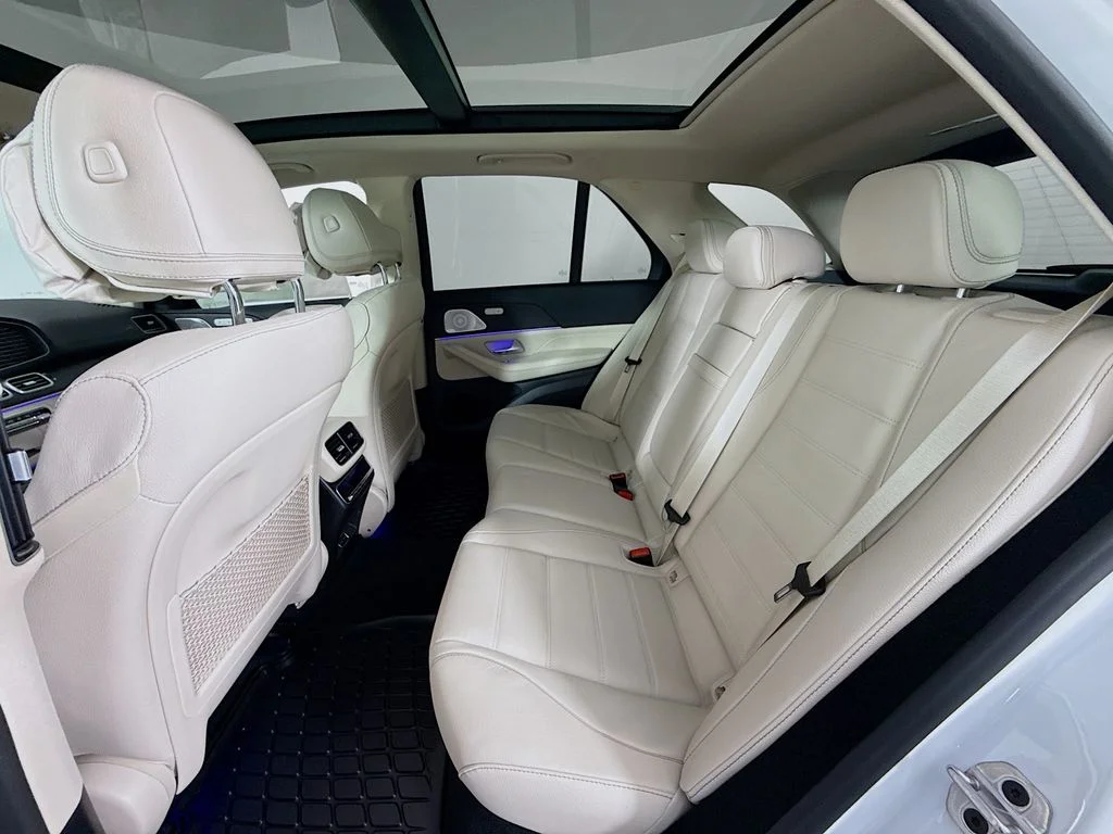 New 2026 MANUFAKTUR Moonlight White Metallic Mercedes-Benz GLE 450 image 26