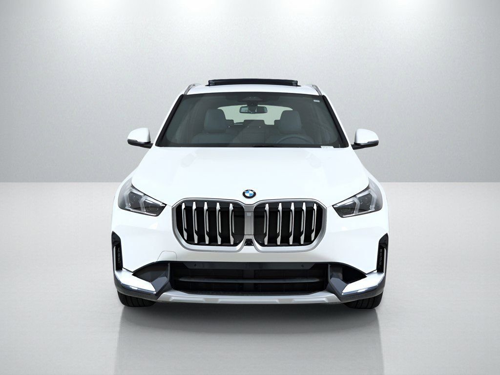 Used 2026 Alpine White BMW xDrive28i image 3