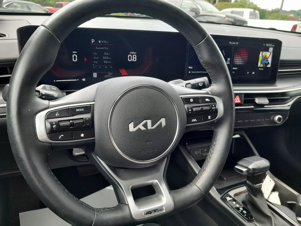 Used 2025 White Kia GT-Line image 11