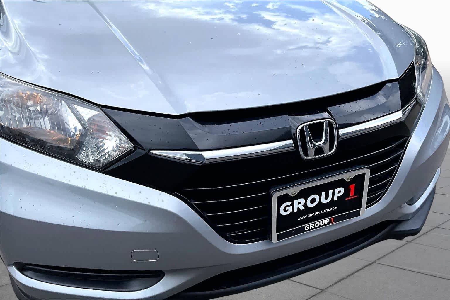 Used 2017 Modern Steel Metallic Honda LX image 28
