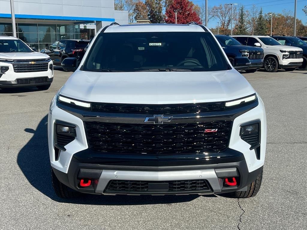 New 2026 Polar White Tricoat Chevrolet Z71 image 7