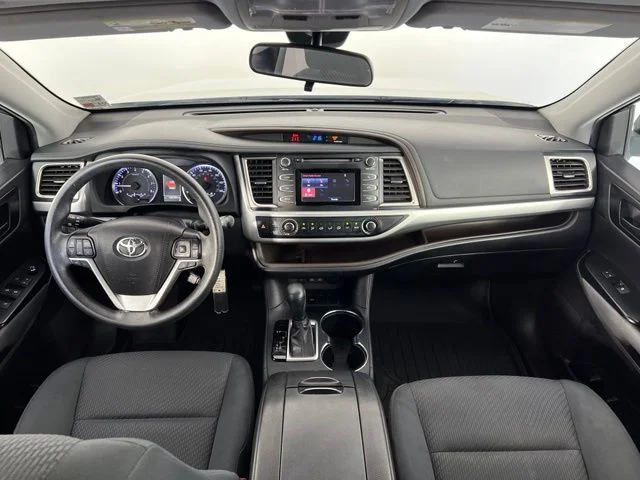 Used 2019 White Toyota LE image 32