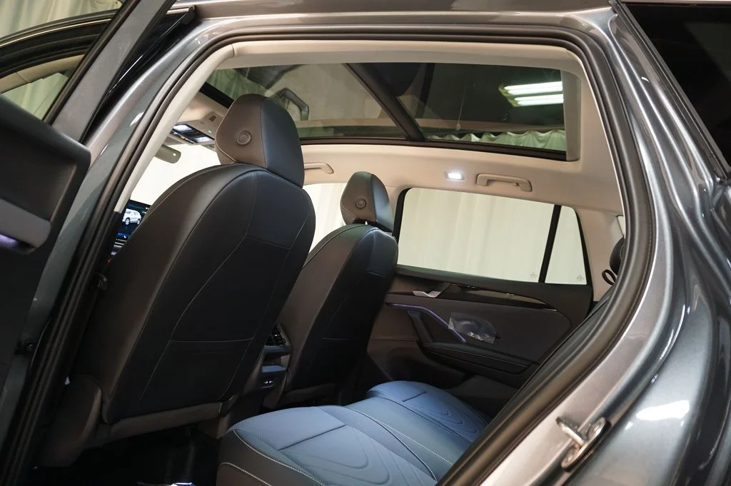 New 2026 Platinum Gray Volkswagen 2.0T SE image 27