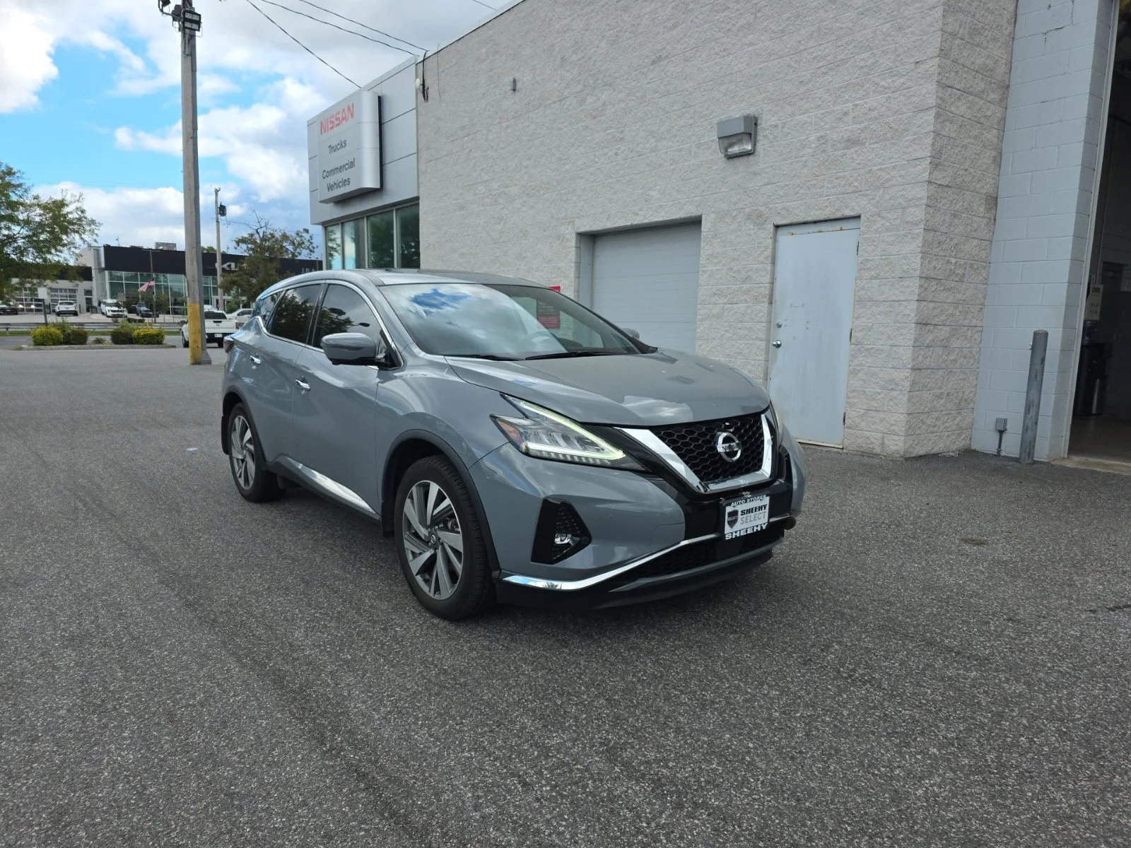 Used 2021 Gray Nissan SL image 1