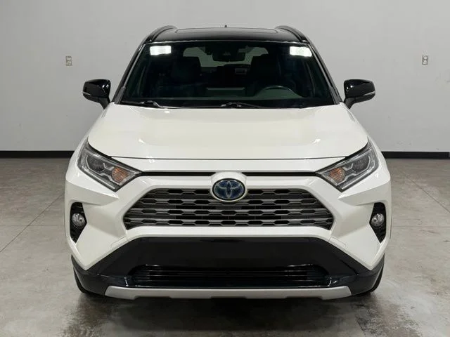 Used 2020 White Toyota XSE image 4