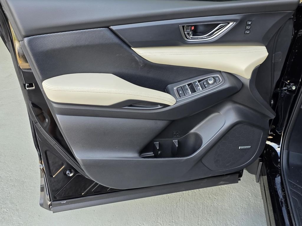 New 2026 CRYSTAL BLACK SILICA Subaru Limited 7-Passenger image 40