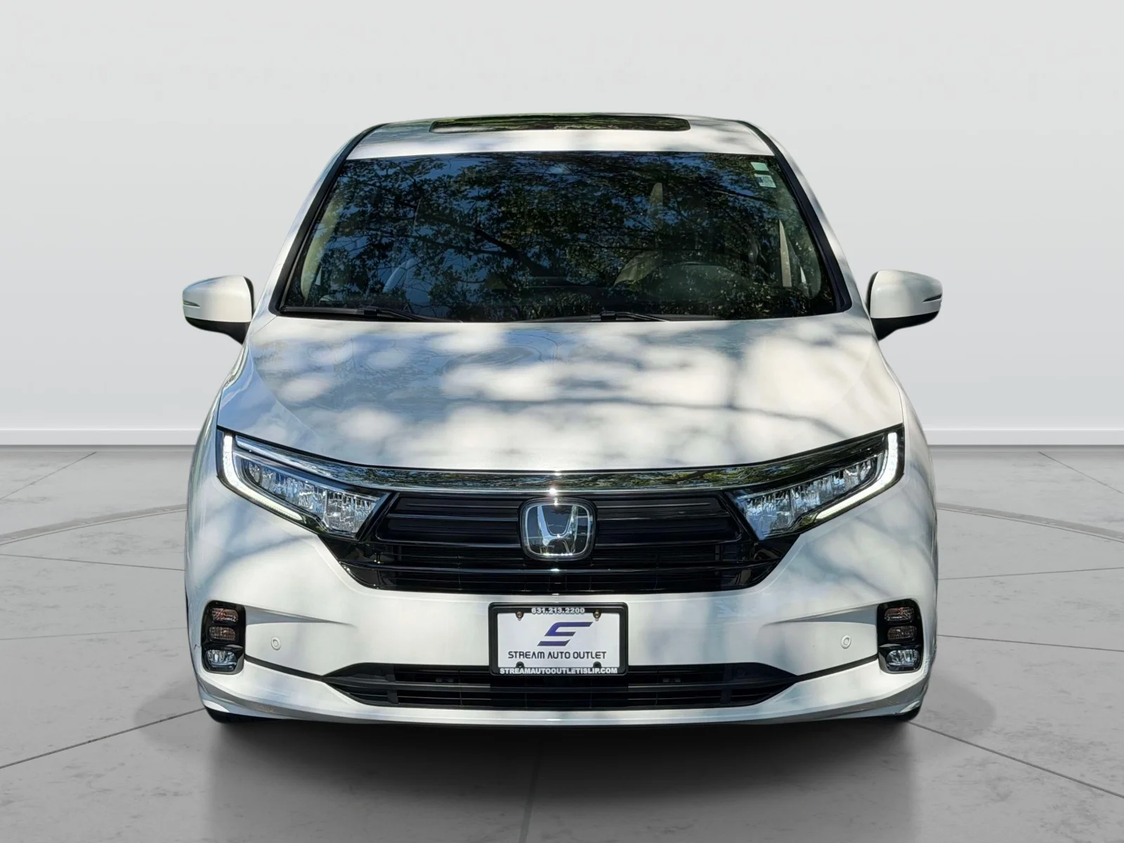 Used 2023 White Honda Touring image 2