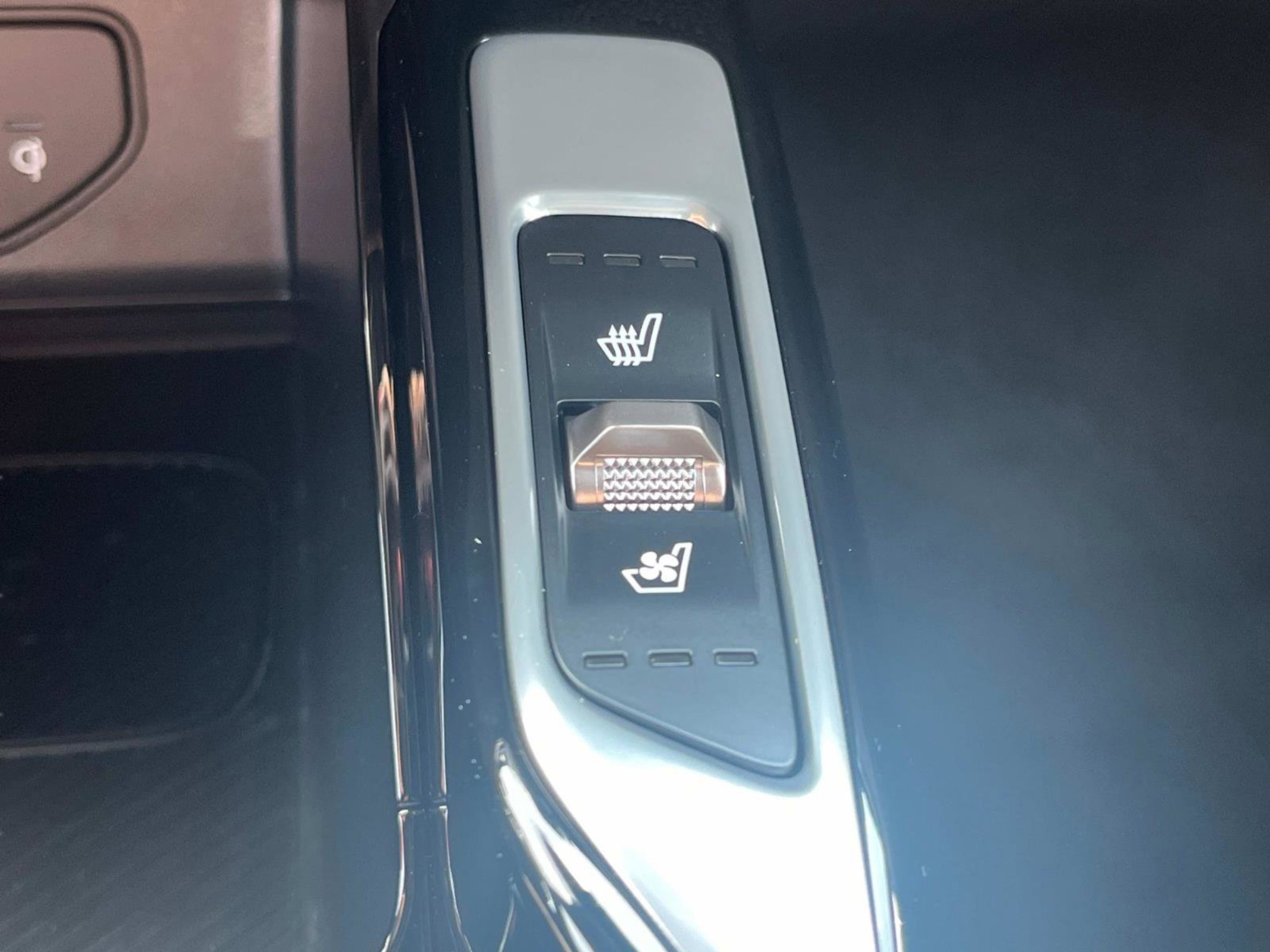 New 2025 Ebony Black Kia X-Line SX Prestige AWD image 38