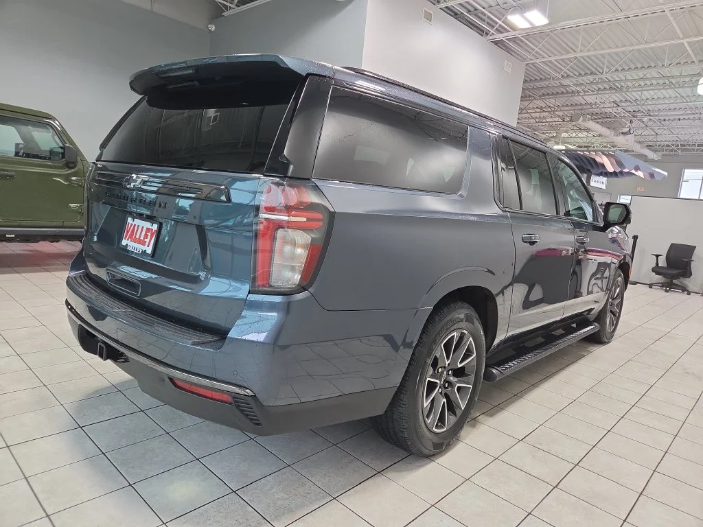 Used 2021 Gray Chevrolet Z71 image 7