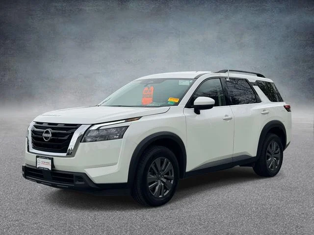 Used 2025 White Nissan SV image 5