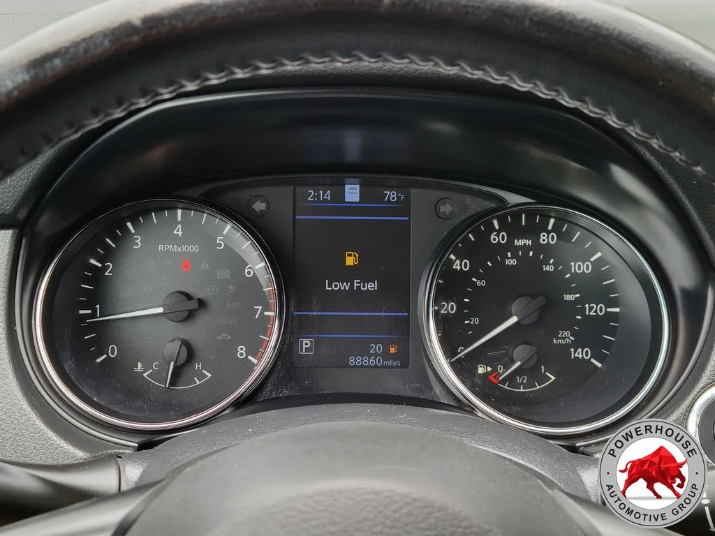 Used 2021 Silver Nissan SL image 34