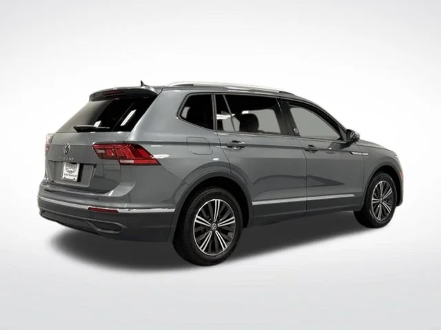 Used 2024  Volkswagen 2.0T Wolfsburg Edition image 8