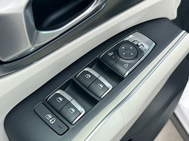 New 2026 Glacial White Pearl Kia S image 18