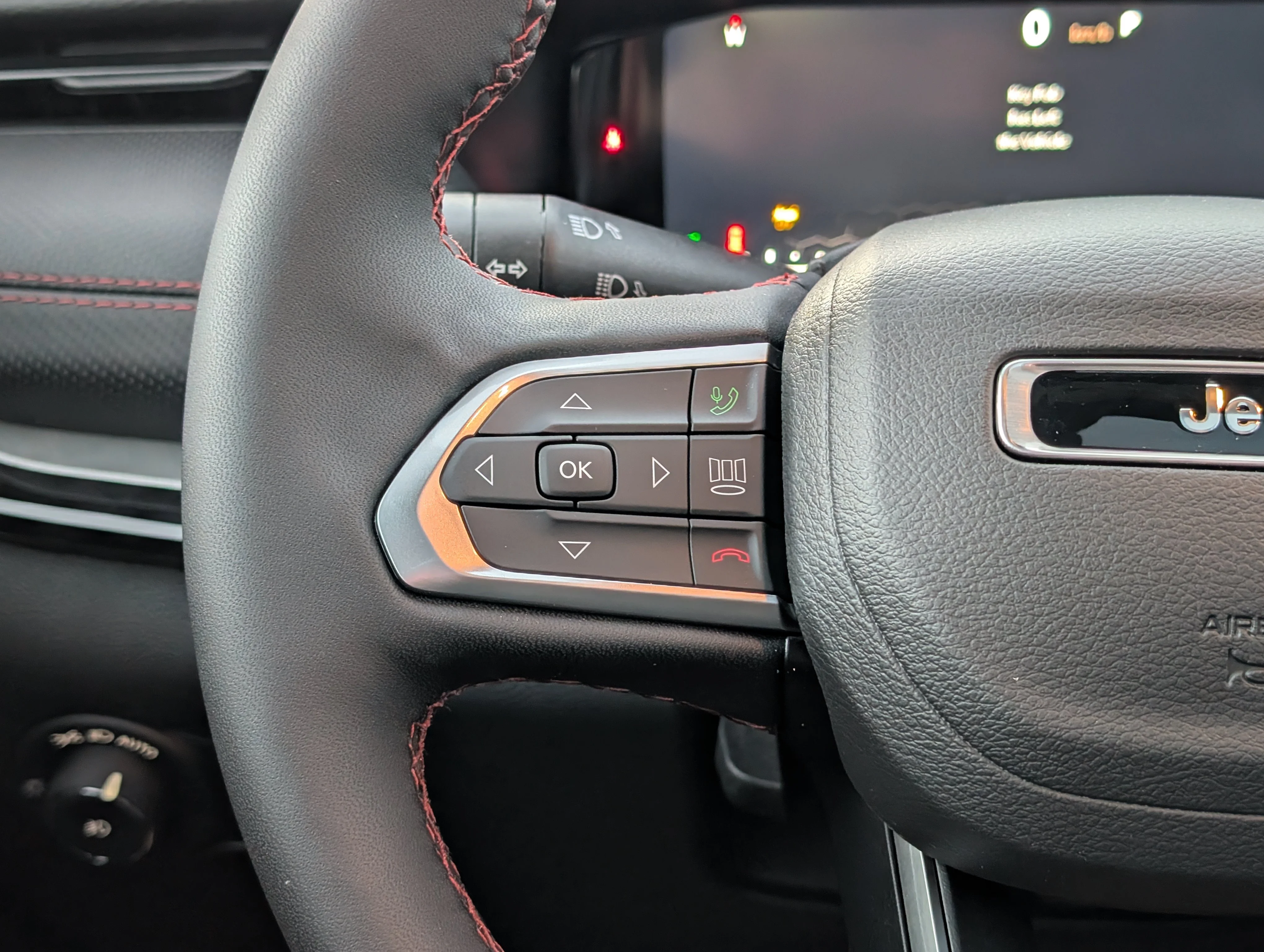 New 2025 Diamond Black Crystal Pearl Jeep Trailhawk Elite image 22