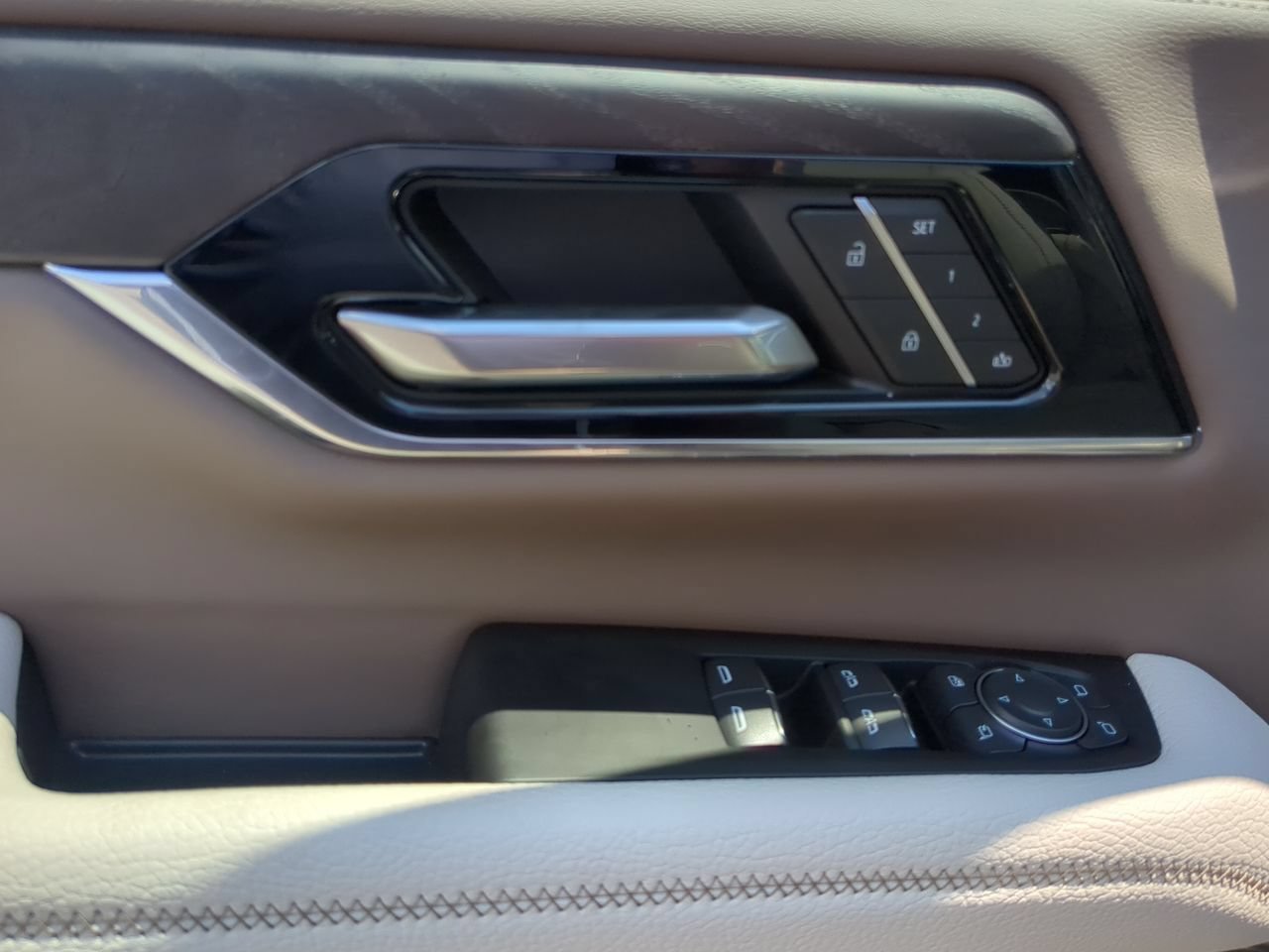 2026 GMC Yukon Denali - Photo 24