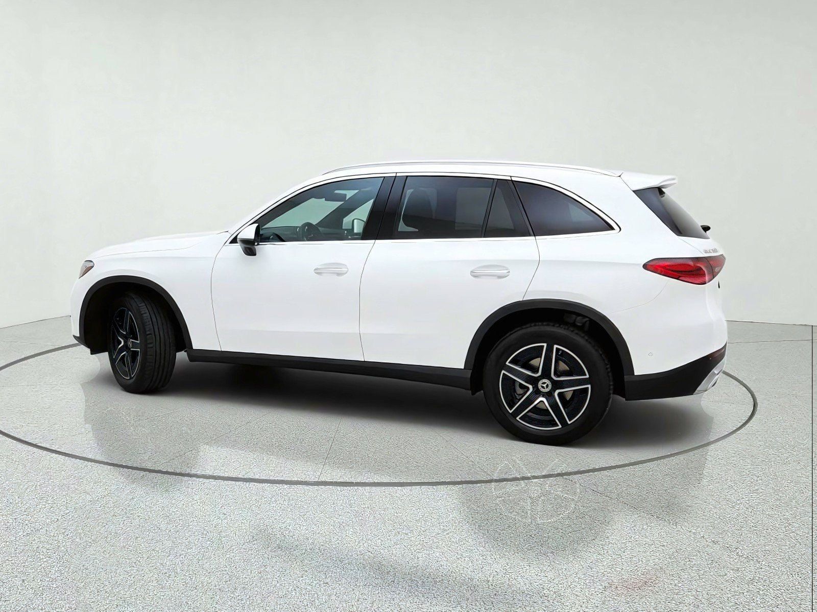 Certified Used 2026 Polar White Mercedes-Benz GLC 300 image 13