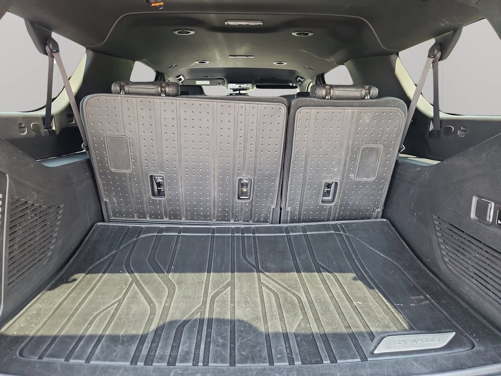 2023 Chevrolet Suburban Z71 - Photo 12