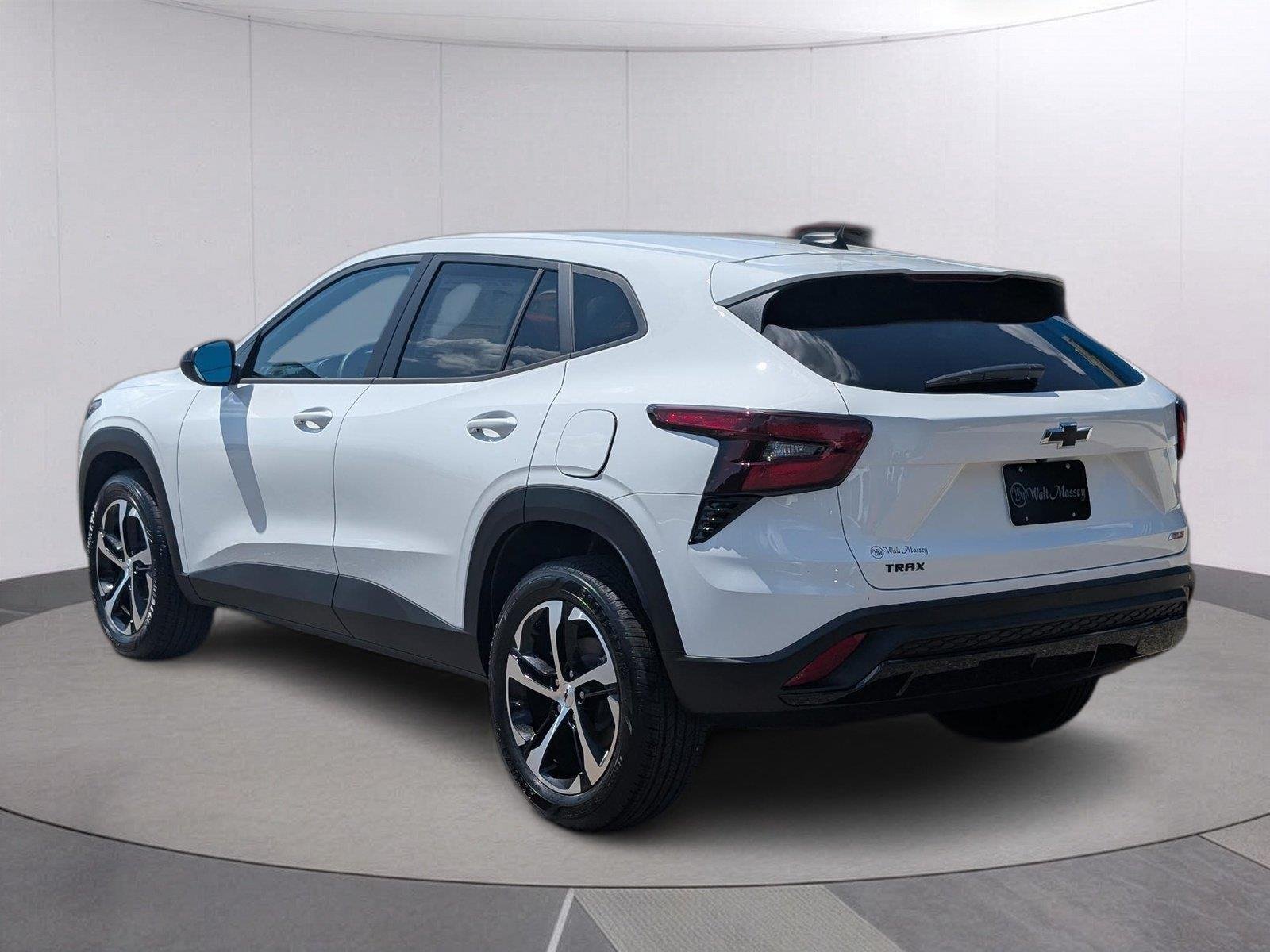 New 2026 Summit White Chevrolet 1RS image 3