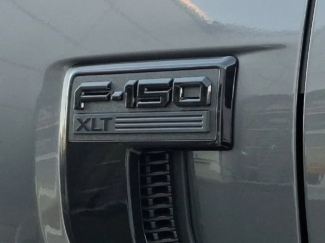 New 2026 Carbonized Gray Metallic Ford XLT image 15