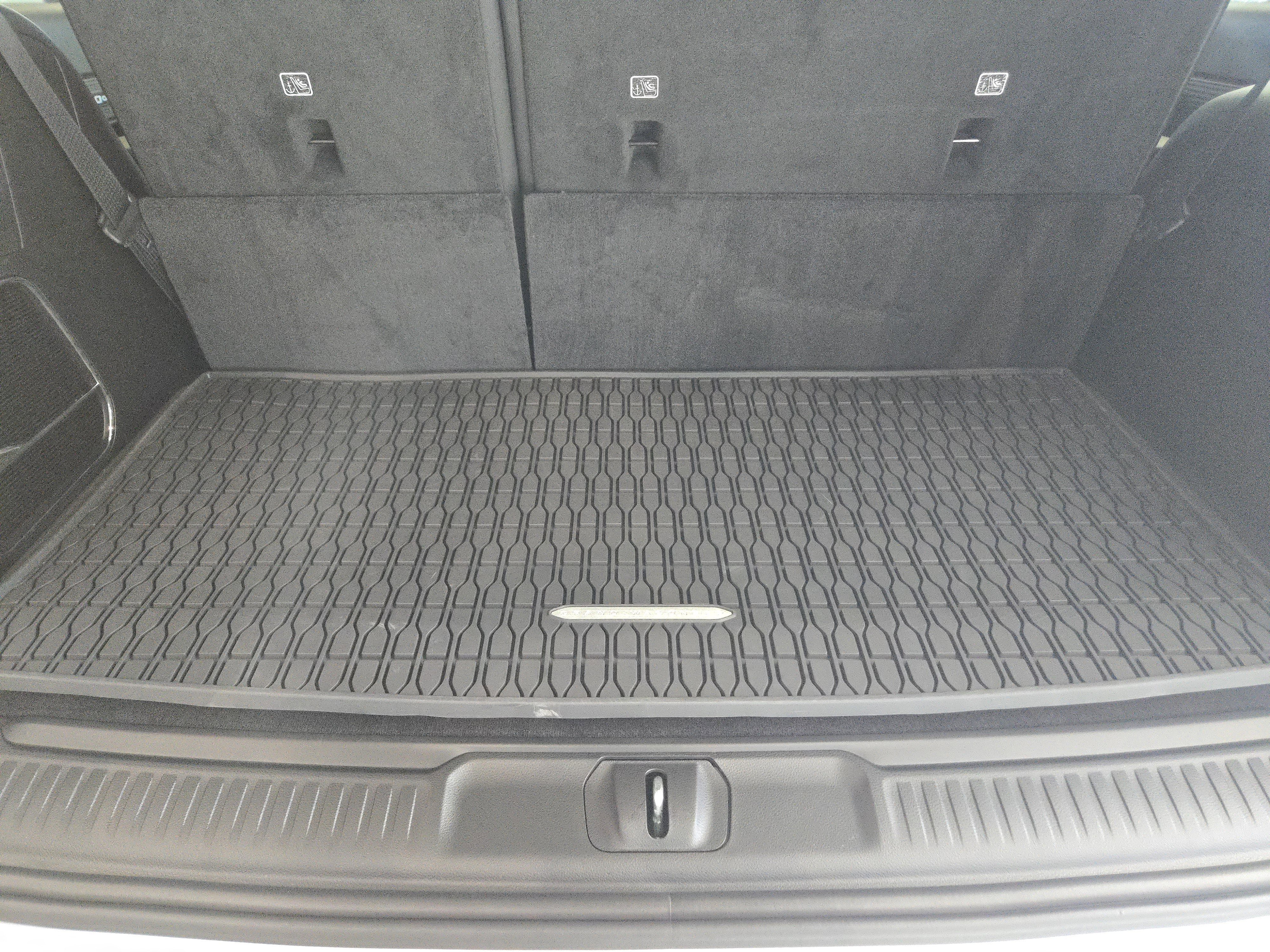 New 2026 Bright White Clearcoat Jeep Upland image 23