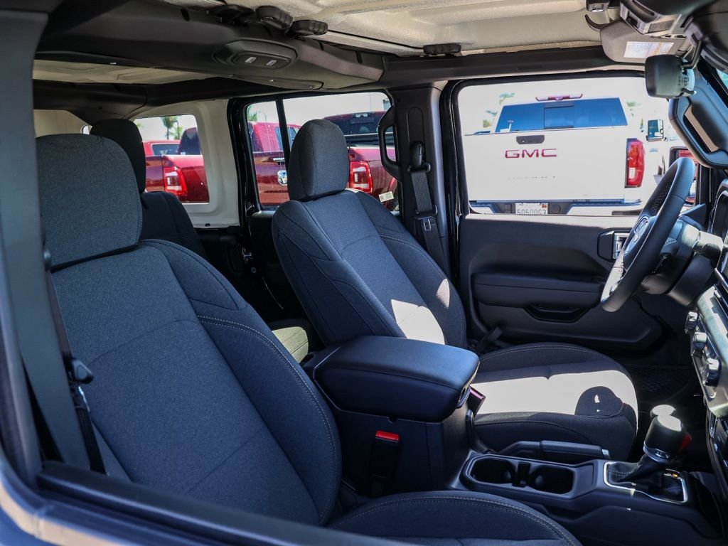 New 2026 Black Clear-Coat Exterior Paint Jeep Sport S image 20