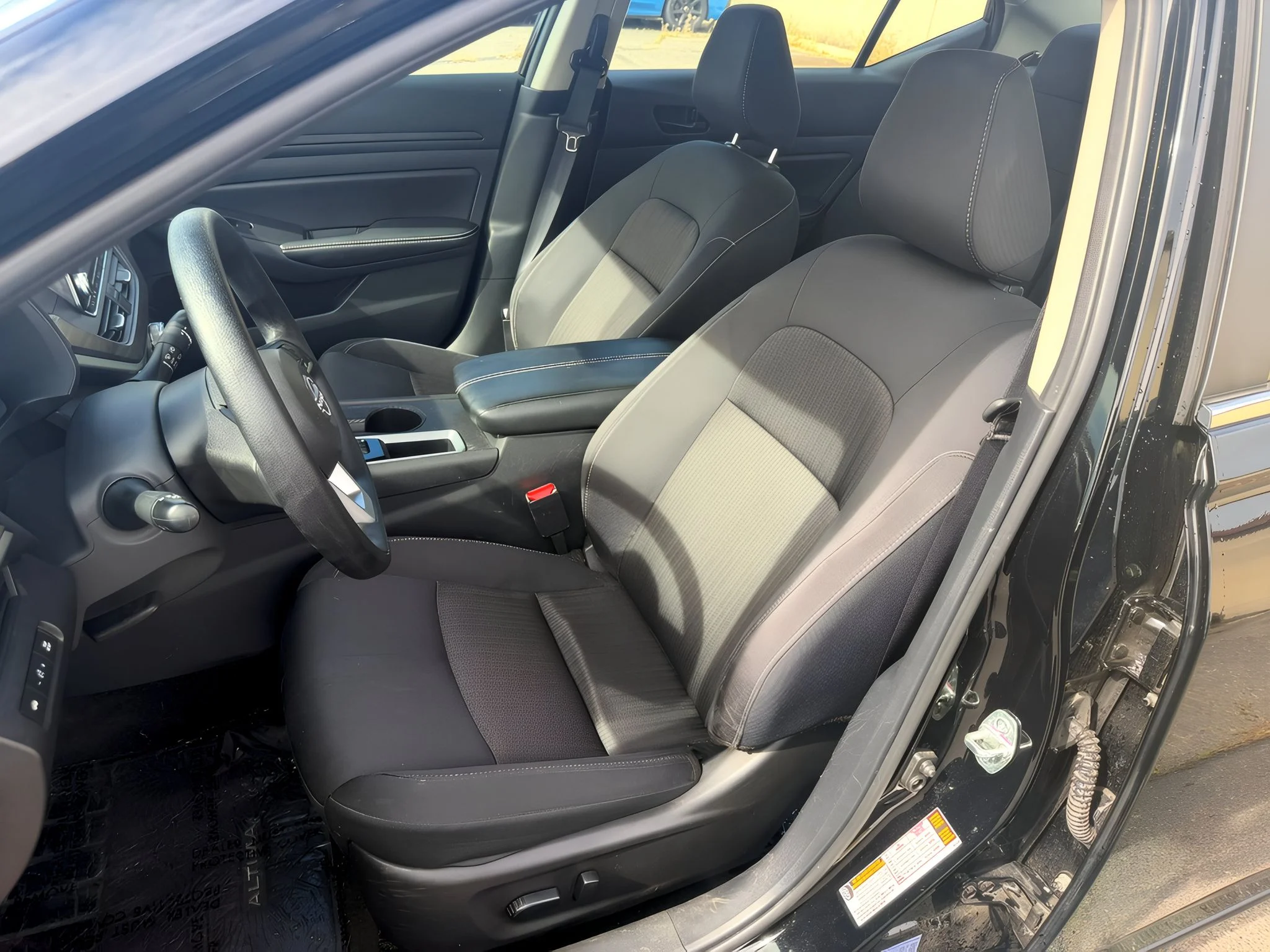 2025 Nissan Altima SV - Photo 13