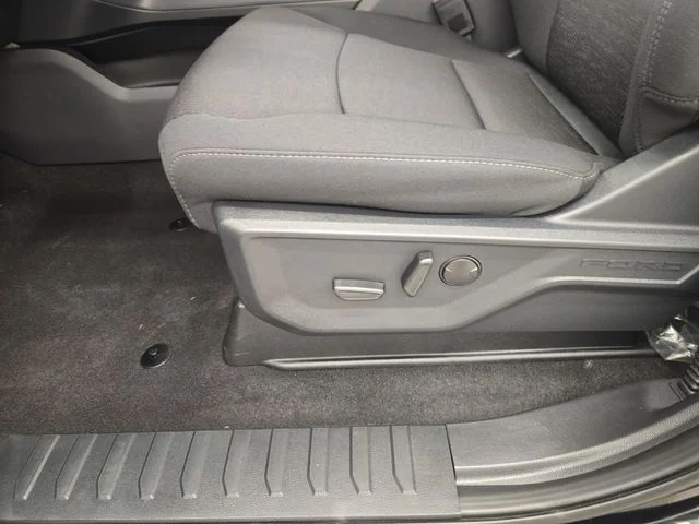 New 2026 Agate Black Metallic Ford XLT image 41
